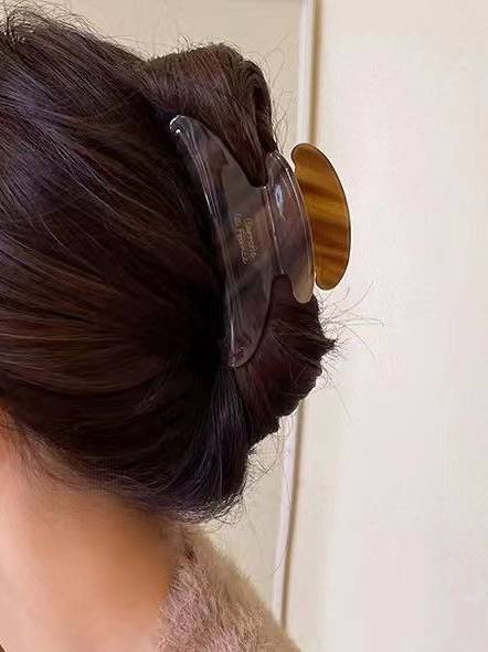 إكسسوارات شعر بمشابك بتصميم بسيط