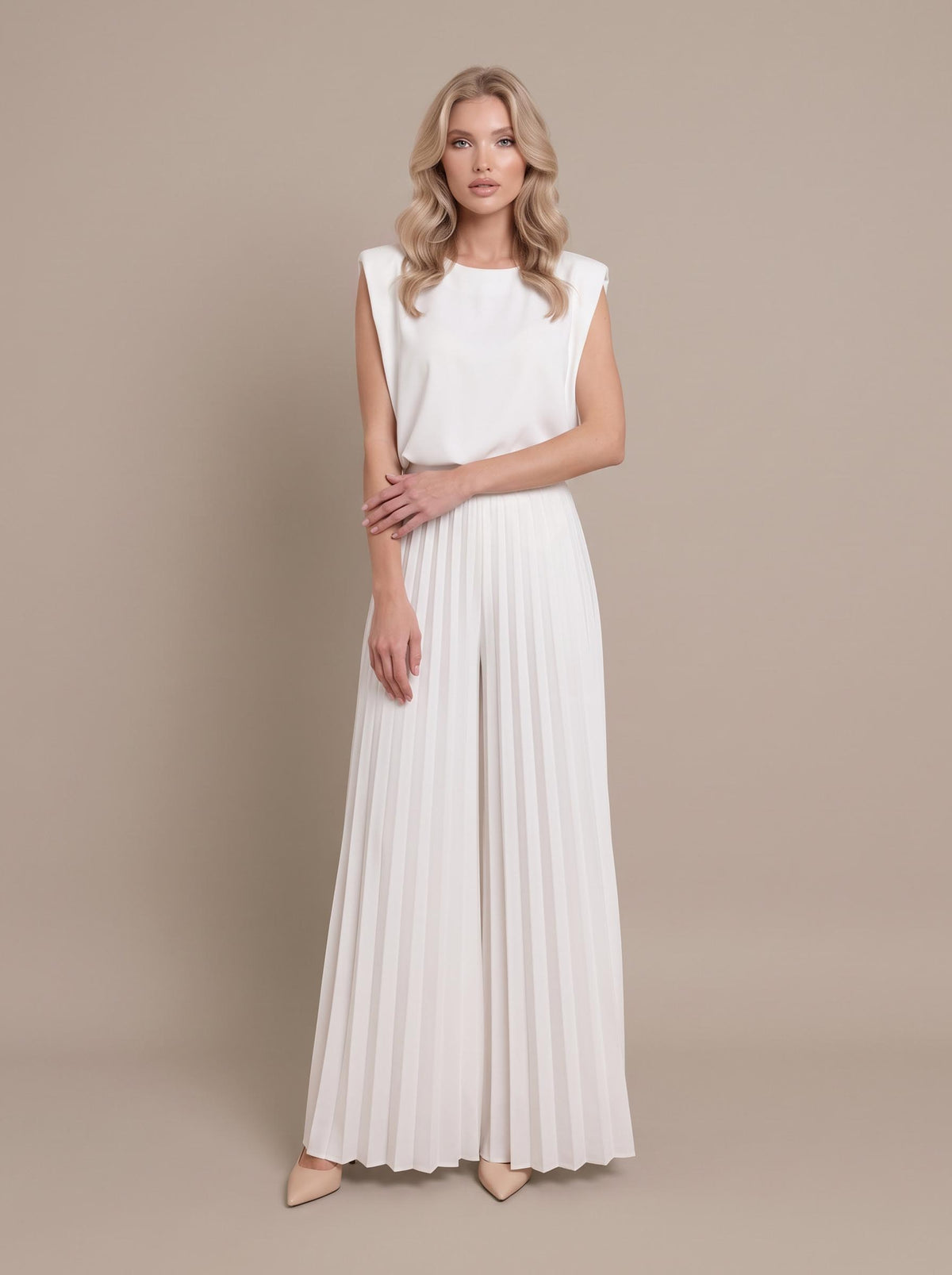 Fashionable Round Neck Padded Shoulder Top