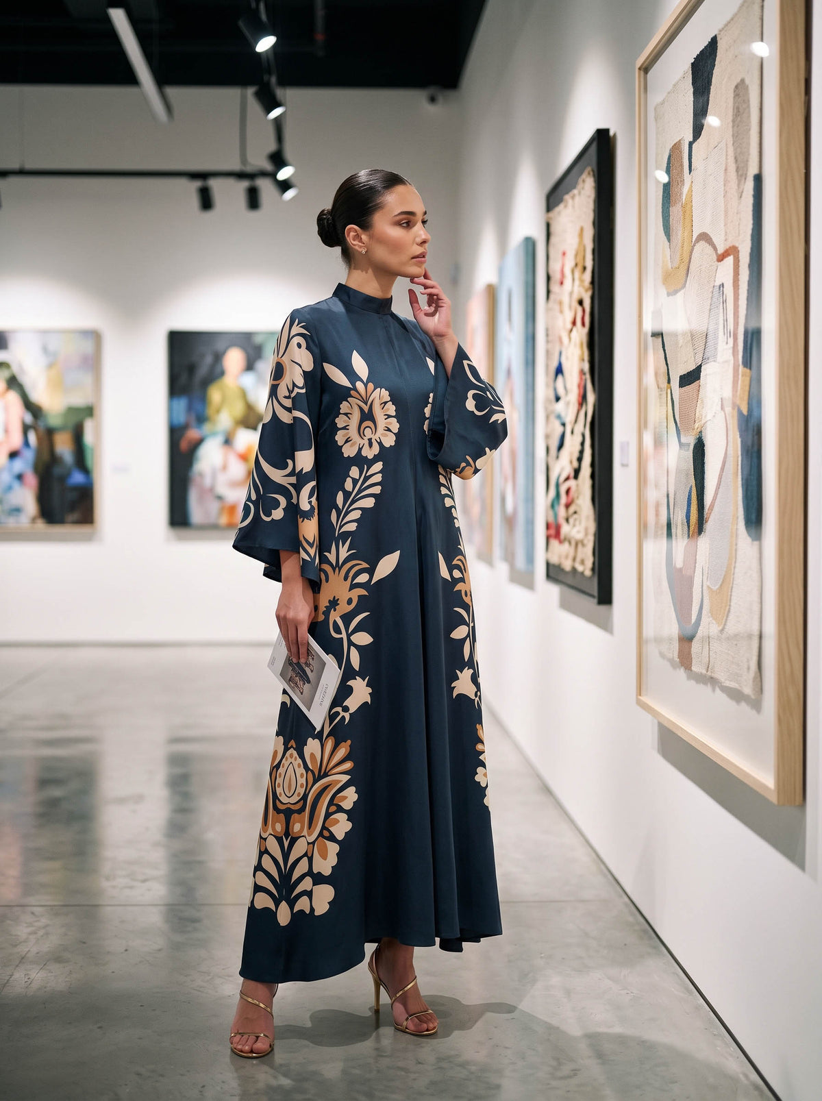 Vintage Floral Print Neckline Flowy Maxi Dress
